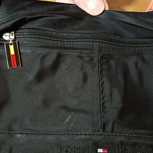 Tommy Hilfiger Black 2 Pockets 9x8x2.5 - Picture 2 of 6